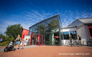 Gut besuchte Tourist-Information am Diemelsee