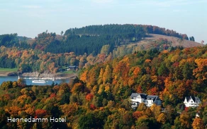 Hennedamm Hotel Fernansicht Herbst