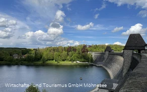 Staumauer Möhnesee mit Ausgleichsweiher