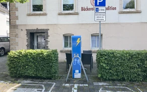 E Auto Ladestation Marktplatz.jpg