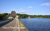 Staumauer und Möhnesee