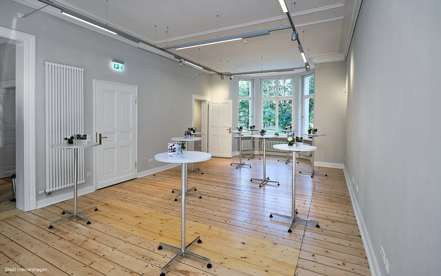 Tagungsraum mit lockerer Atmosphäre Tagungsraum mit lockerer Atmosphäre