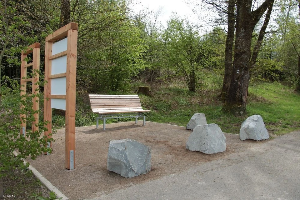 Rastplatz am Wanderparkplatz Heed Rastplatz am Wanderparkplatz Heed