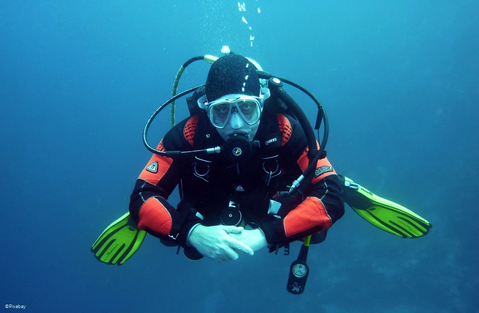diver-668777_pixabay.jpg