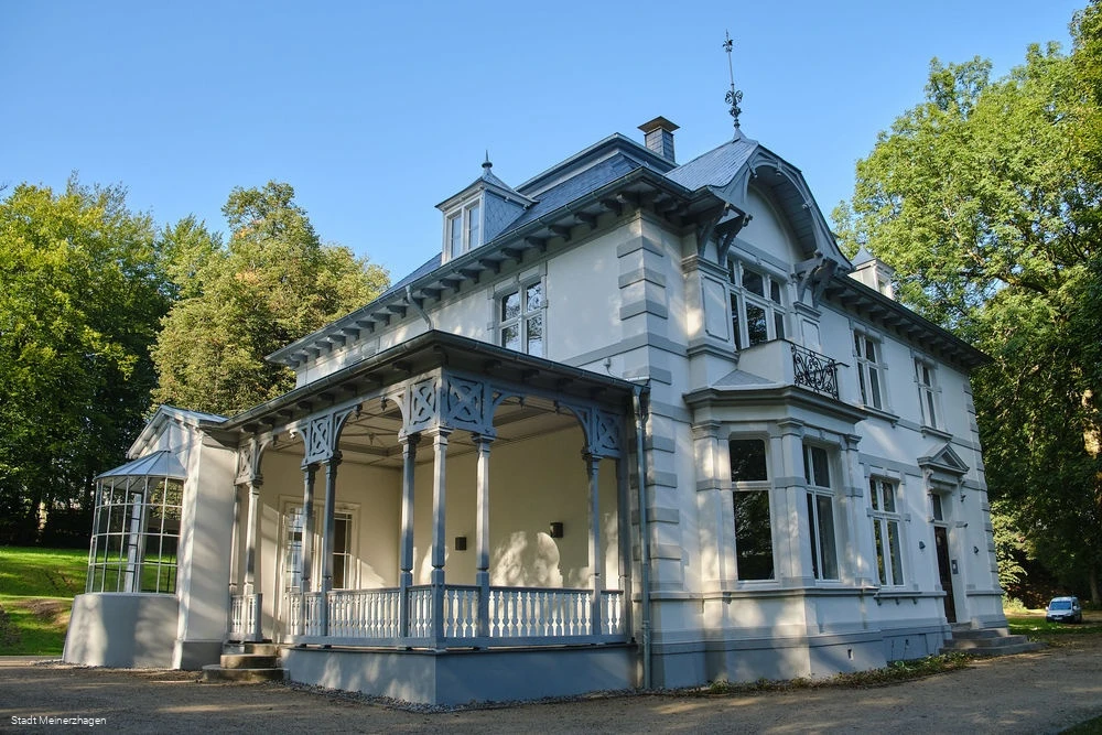 Ein Schmuckstück: Die Villa im Park Ein Schmuckstück: Die Villa im Park