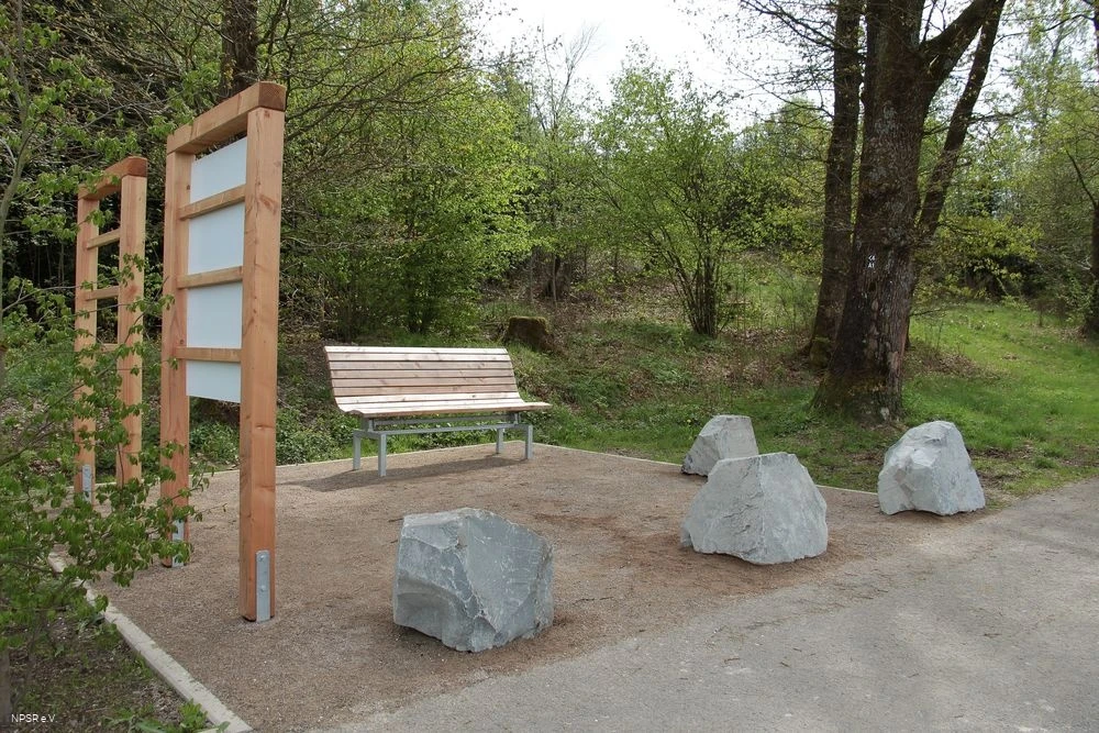 Rastplatz am Wanderparkplatz Heed Rastplatz am Wanderparkplatz Heed